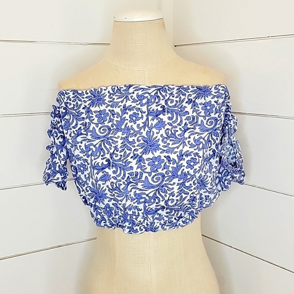 LUCY LOVE medium white & blue crop top - Picture 1 of 4